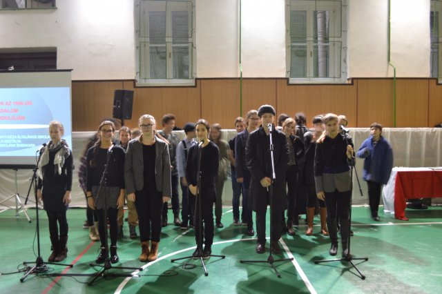 Októberi ünnepély