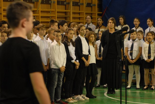 Októberi ünnepély