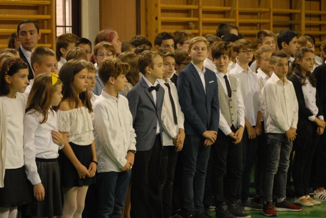 Októberi ünnepély