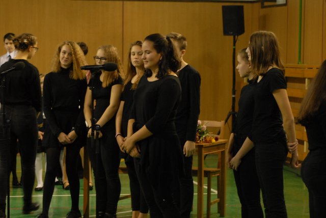 Októberi ünnepély