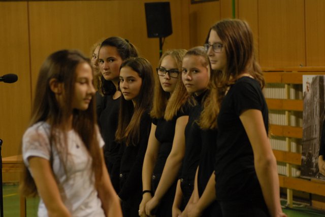 Októberi ünnepély