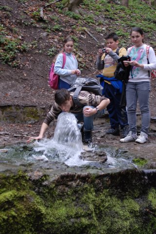 Tavaszi bakancsos képek